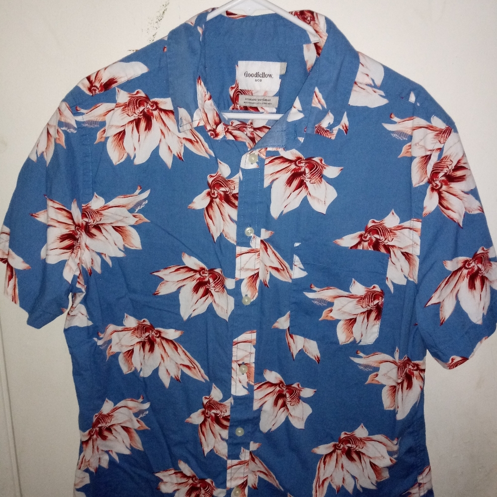 Vibrant button up tee
